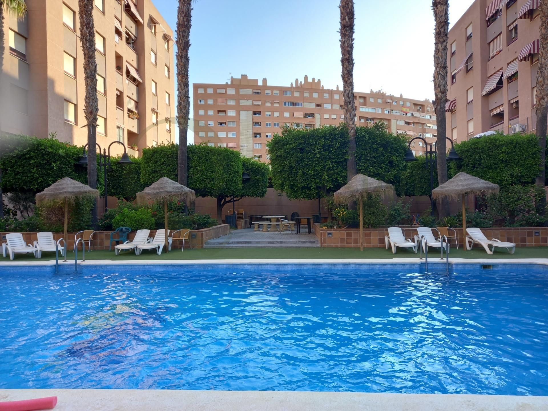 Piscina de Piso en venta en Alicante / Alacant con Aire acondicionado, Jardín privado y Terraza