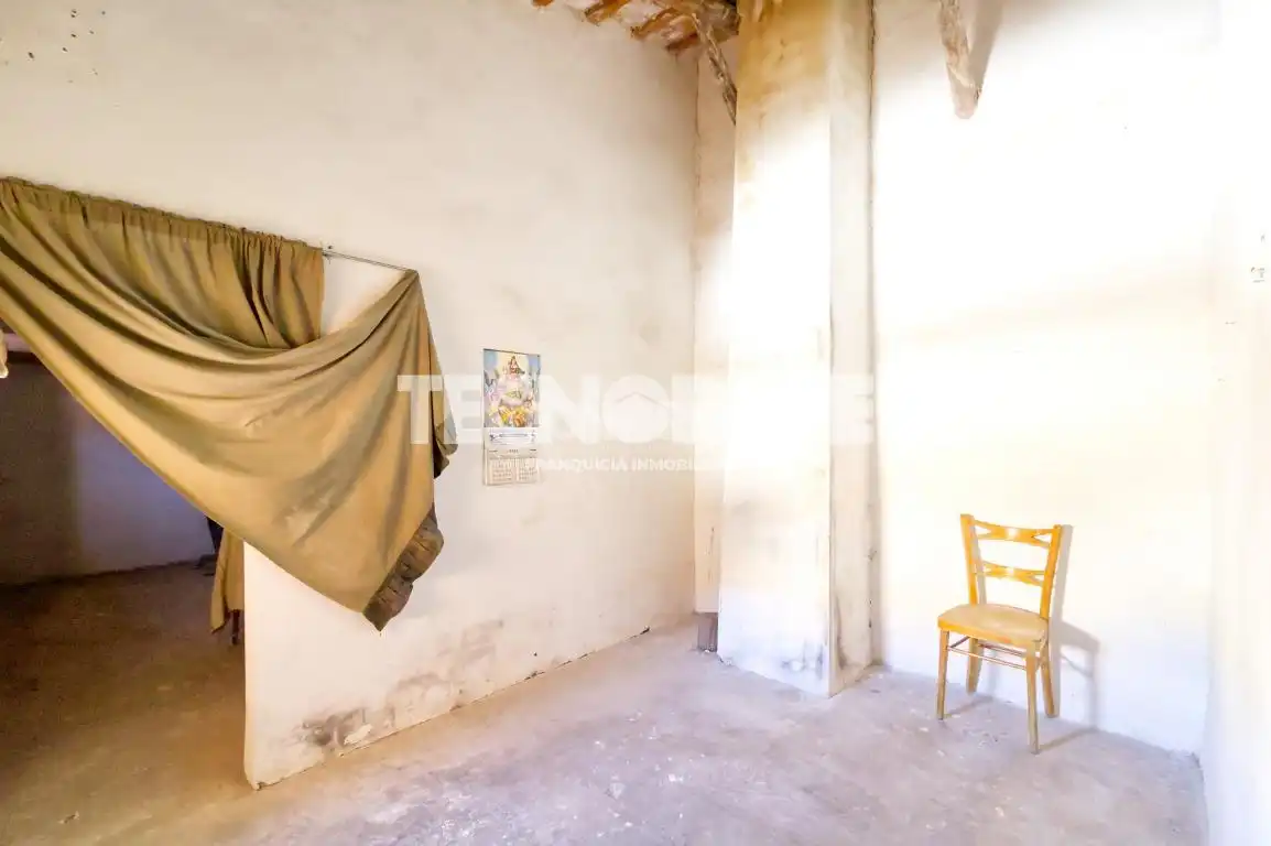 Casa adosada en venta en Consuegra con Jardín privado