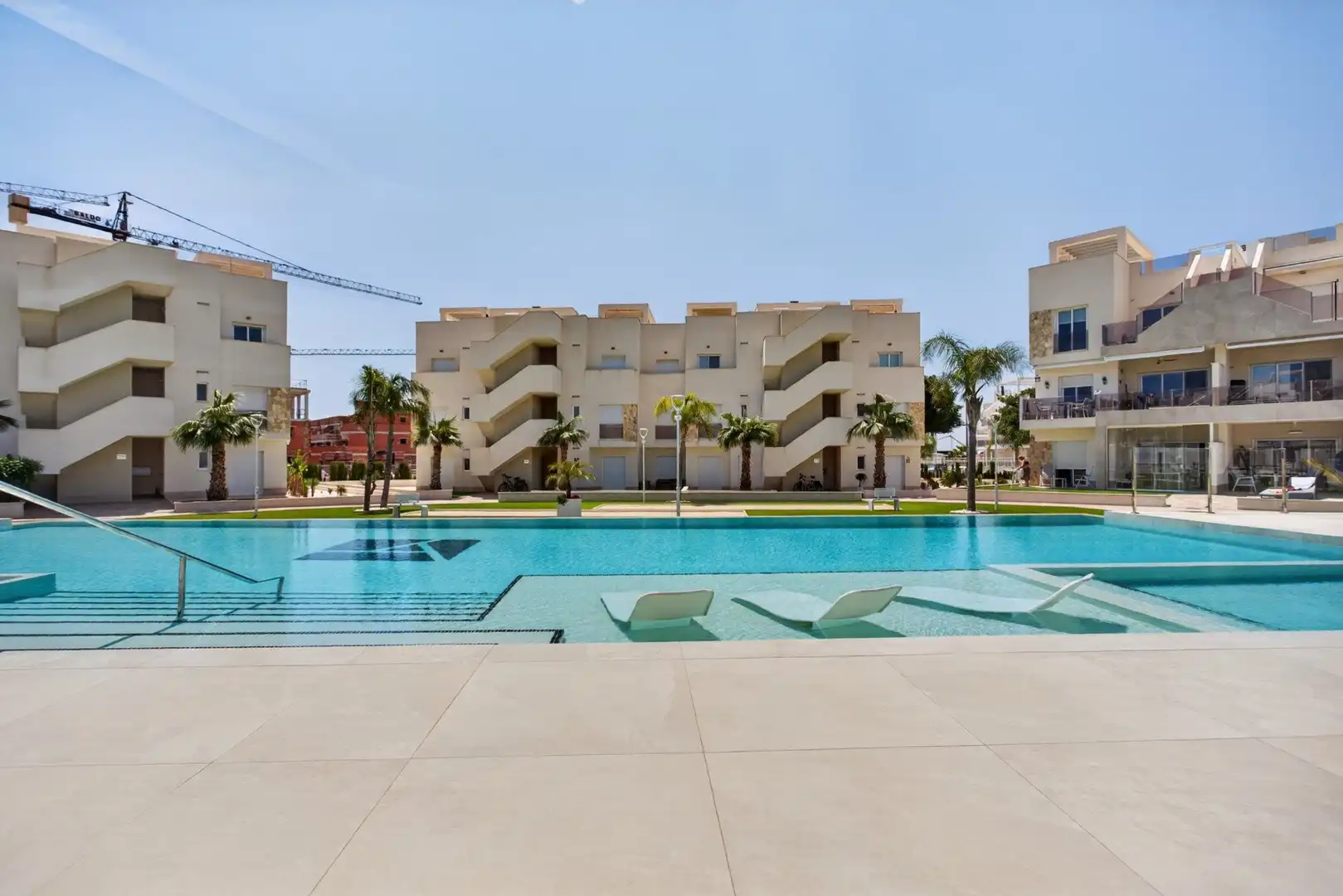 Piscina de Apartament en venda en Guardamar del Segura amb Moblat