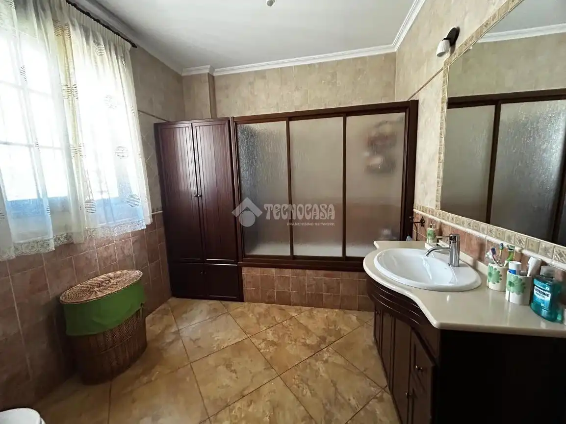 Baño de Casa adosada en venta en Alcalá del Río con Aire acondicionado