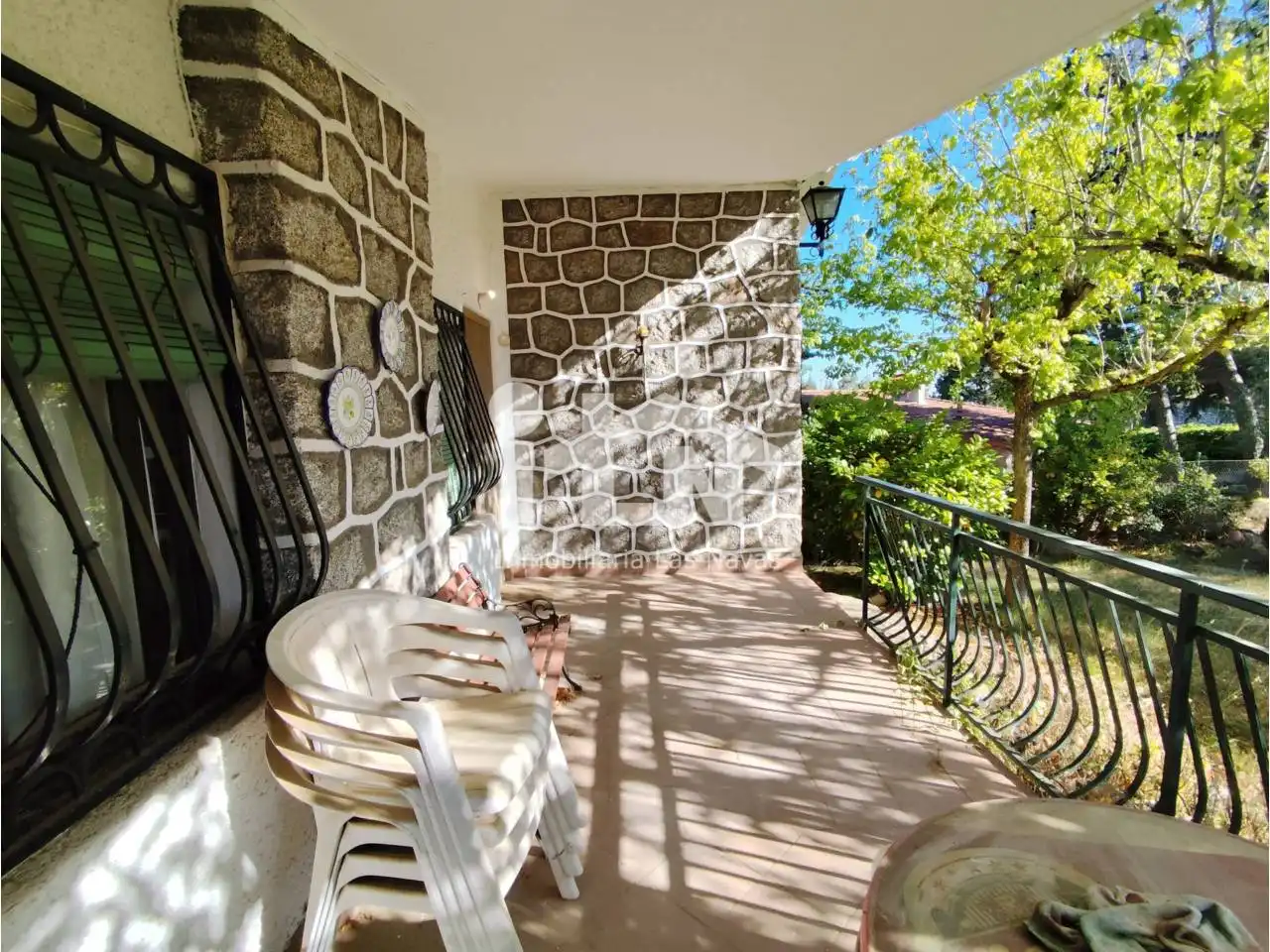 Terraza de Casa o chalet en venta en Navalperal de Pinares con Calefacción, Jardín privado y Terraza