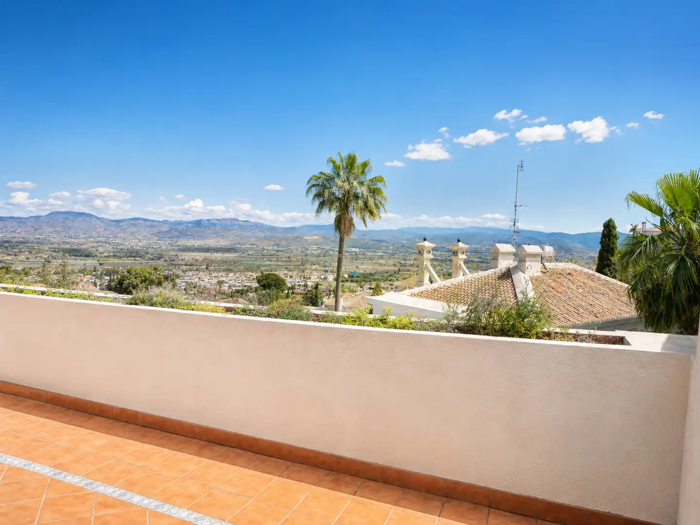 Terrassa de Casa o xalet en venda en Alhaurín de la Torre amb Aire condicionat, Jardí privat i Traster