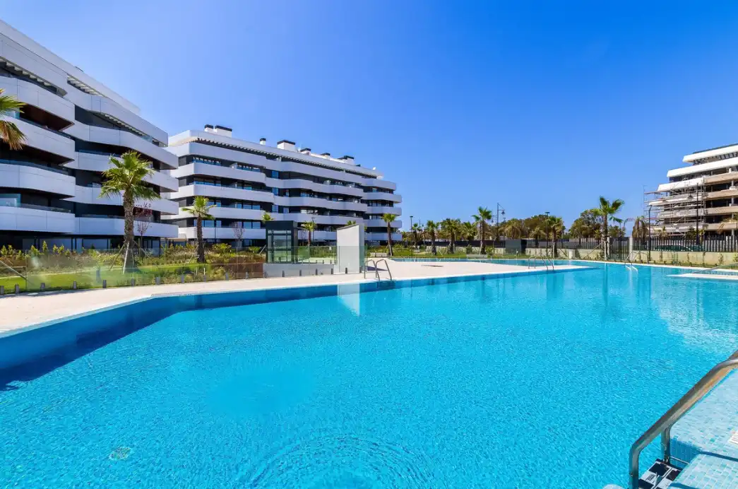 Piscina de Ático en venta en Torremolinos con Aire acondicionado, Terraza y Trastero