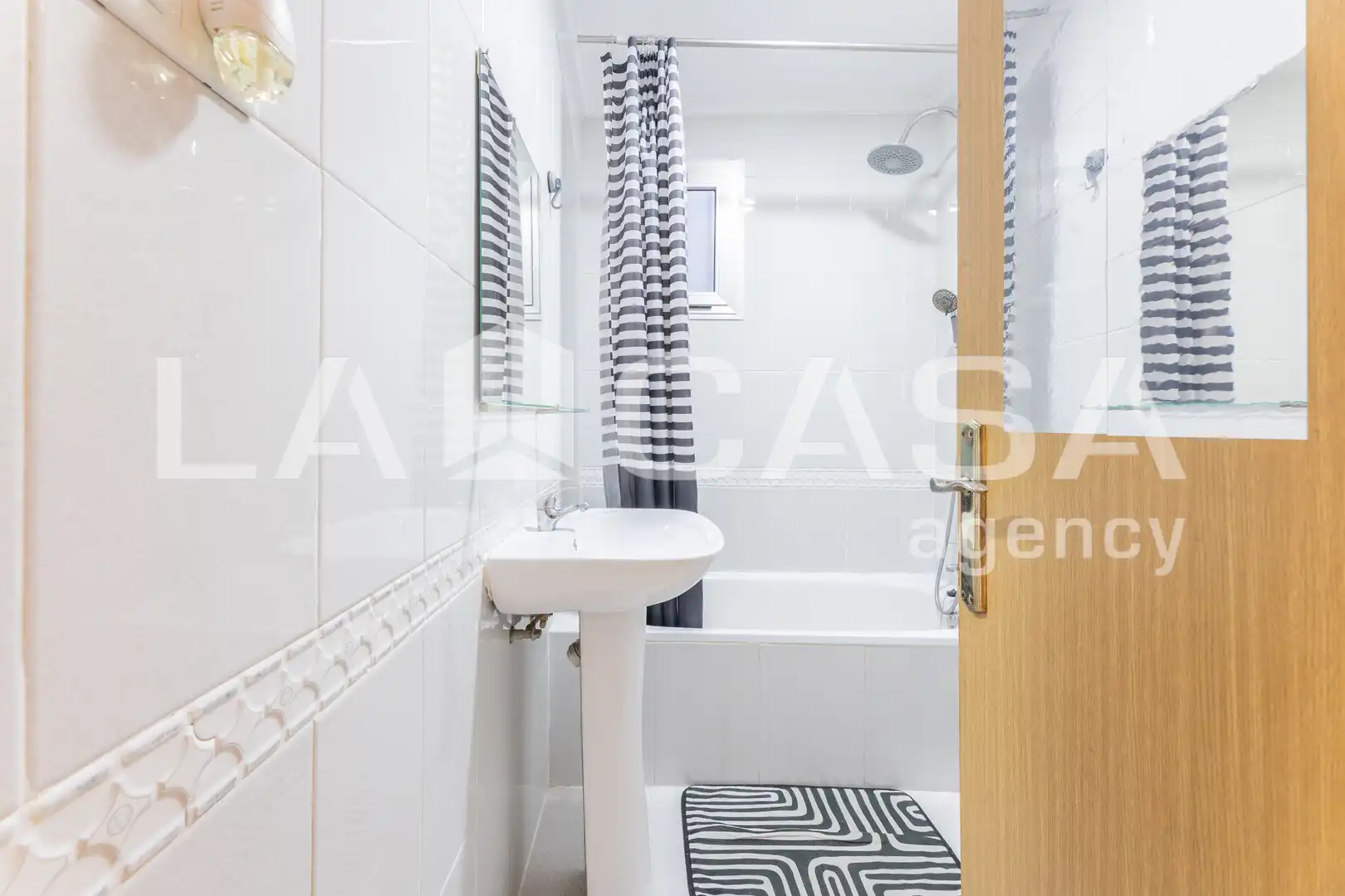 Bathroom of Flat for sale in Valencia