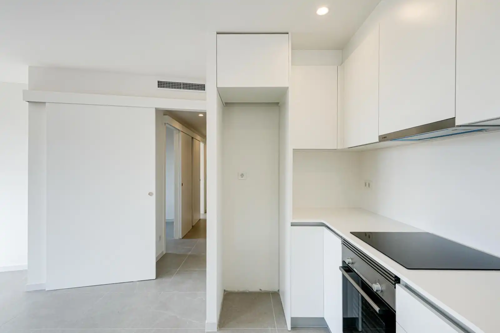 Cocina de Piso en venta en L'Hospitalet de Llobregat con Calefacción, Terraza y Horno