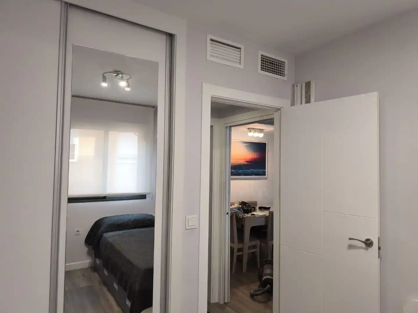 Habitación de Piso para compartir en Melilla con Aire acondicionado, Parquet y Amueblado