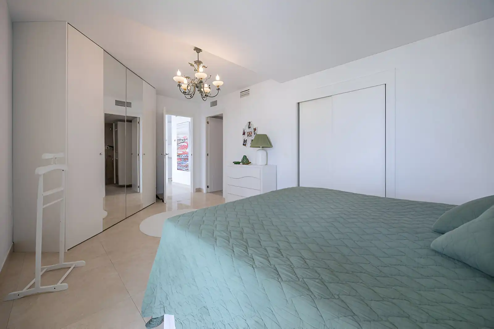 Schlafzimmer von Erdgeschoss zum Verkauf in Mijas mit Klimaanlage, Terrasse und Schwimmbad