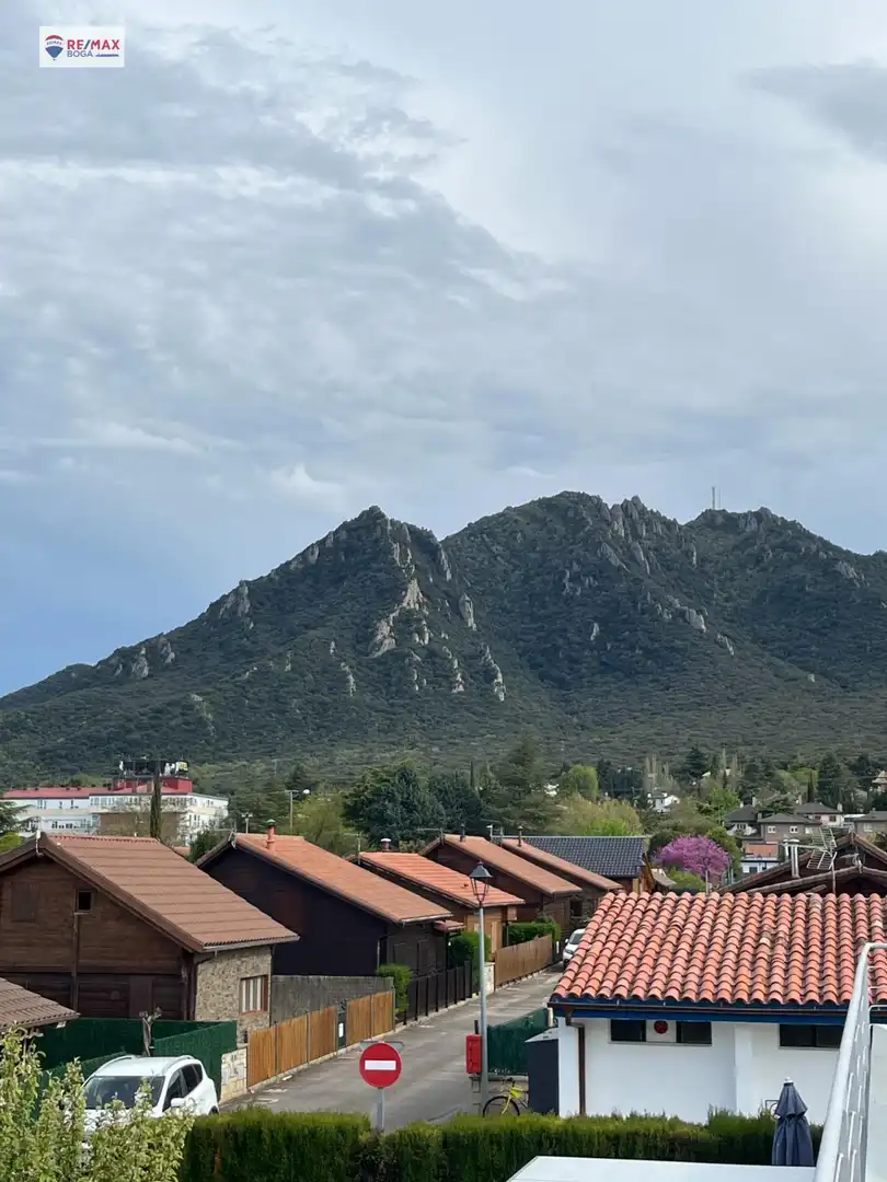 Vista exterior de Casa adosada en venta en Ayegui / Aiegi con Aire acondicionado, Jardín privado y Terraza