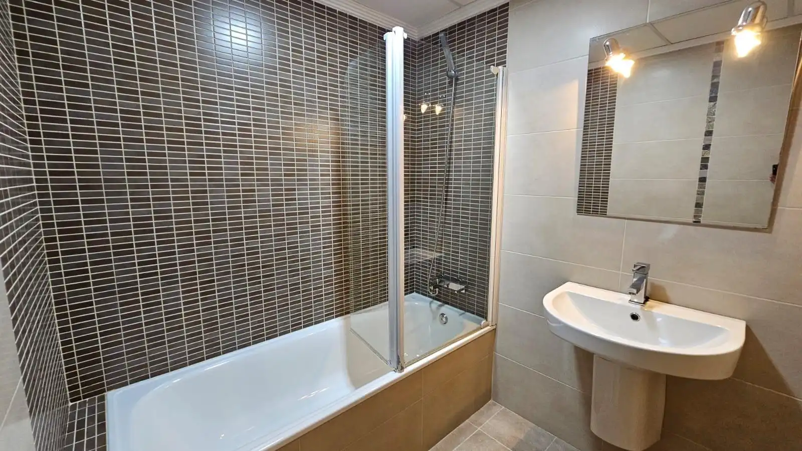 Baño de Piso de alquiler en Elche / Elx con Amueblado