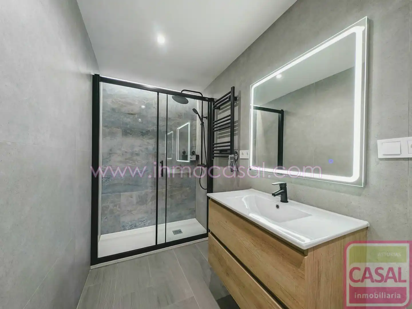 Baño de Piso en venta en Langreo con Calefacción y Trastero
