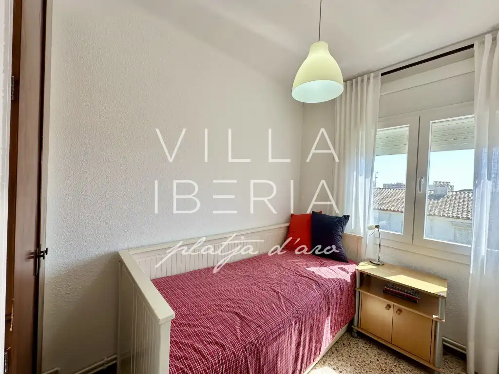 Habitación de Apartamento en venta en Castell d'Aro, Platja d'Aro i s'Agaró con Calefacción y Terraza