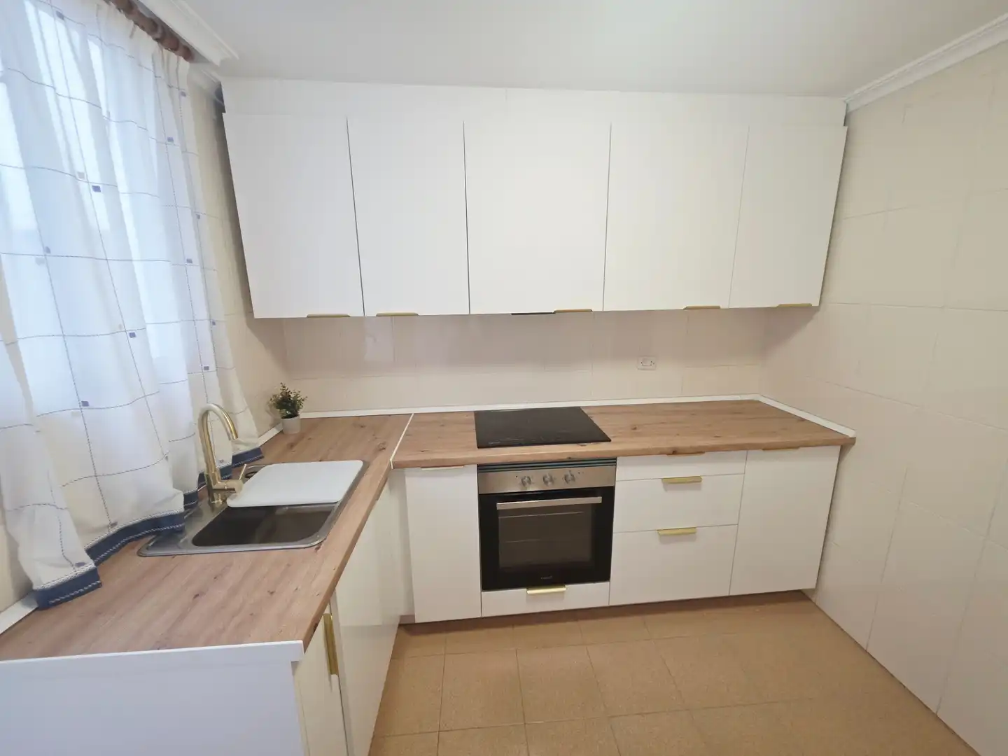 Kitchen of Flat for rent in Vila-real  with Storage room, Furnished and Oven