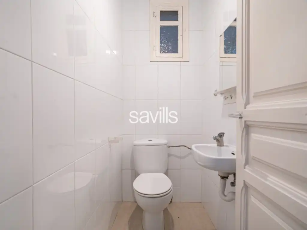 Bany de Apartament en venda en Barcelona amb Aire condicionat i Balcó