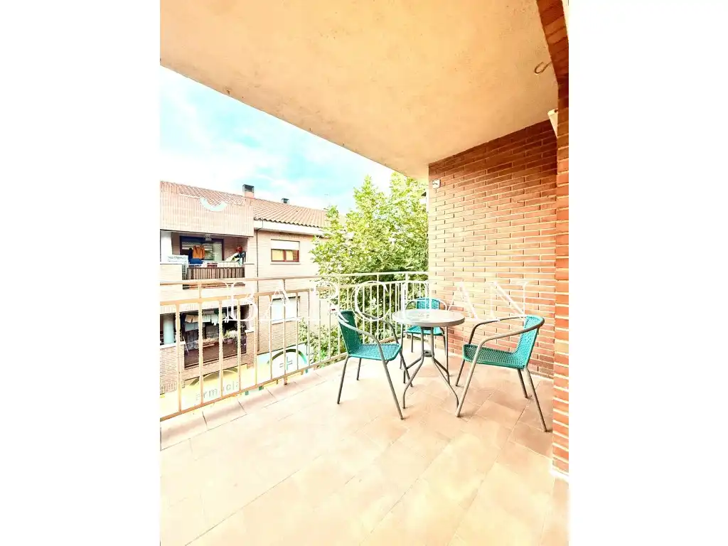 Terraza de Piso para compartir en Villanueva de la Cañada con Amueblado, Horno y Lavadora