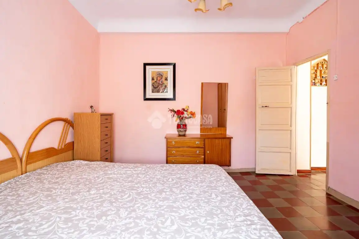 Dormitori de Casa adosada en venda en Granada