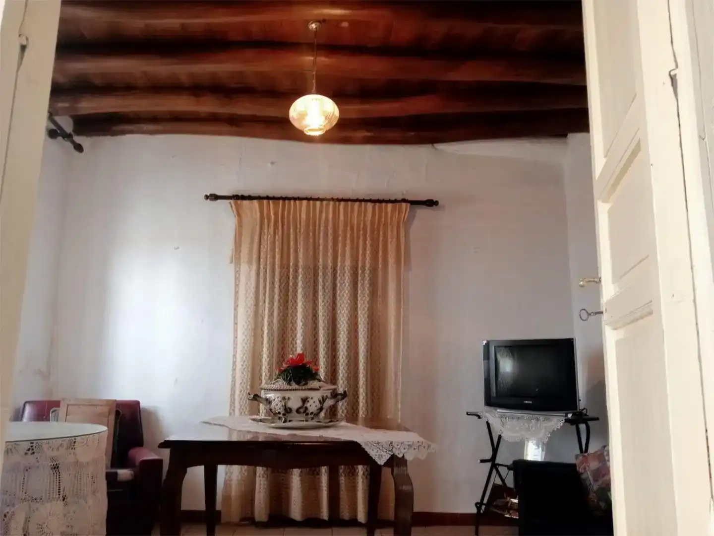 Sala d'estar de Casa adosada en venda en Cala amb Jardí privat i Traster