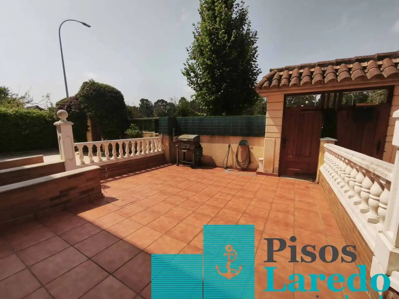 Jardí de Casa adosada en venda en Laredo amb Calefacció, Jardí privat i Parquet
