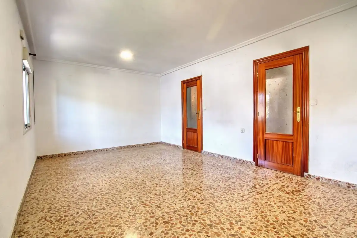 Ground floor for sale in Alicante / Alacant  with Heating, Terrace and Storage room