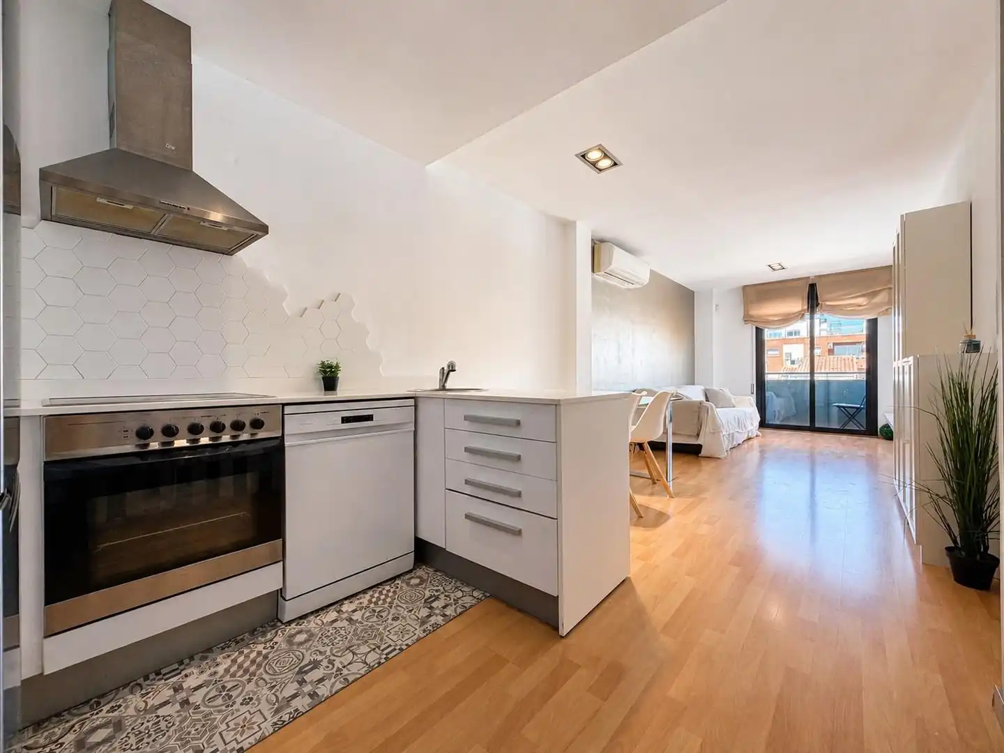 Cuina de Dúplex en venda en Terrassa amb Aire condicionat, Calefacció i Terrassa