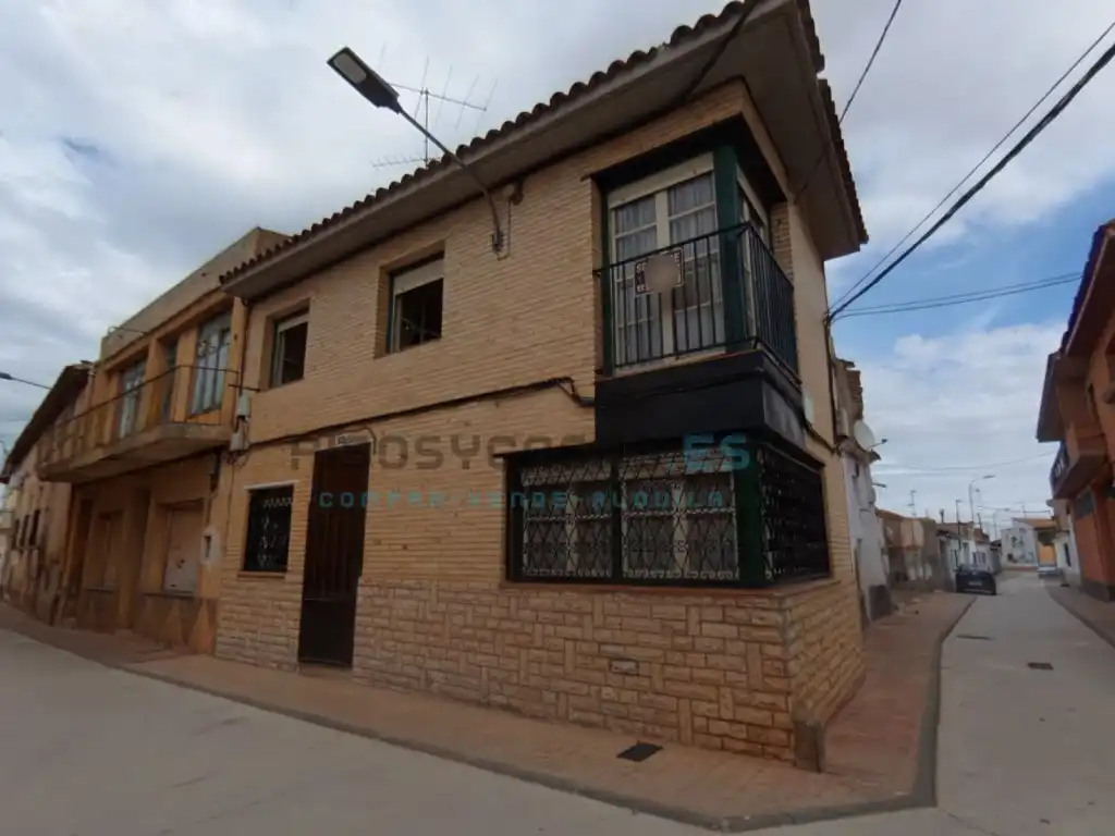 Vista exterior de Casa o xalet en venda en Alfamén, Zaragoza