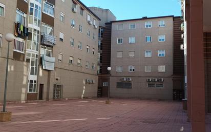 Vista exterior de Pis en venda en Cáceres Capital amb Aire condicionat, Terrassa i Balcó