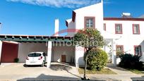 Vista exterior de Casa adosada en venda en Espartinas amb Aire condicionat, Jardí privat i Traster