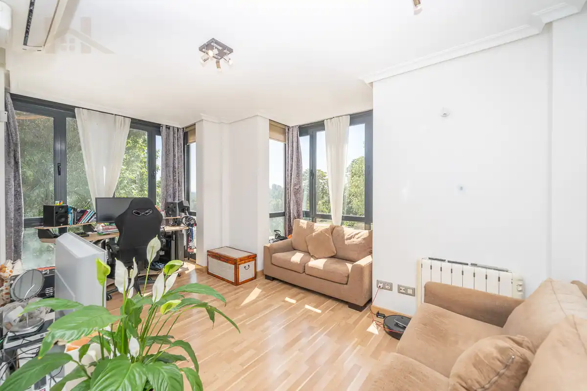 Sala de estar de Piso en venta en El Escorial con Aire acondicionado, Calefacción y Parquet