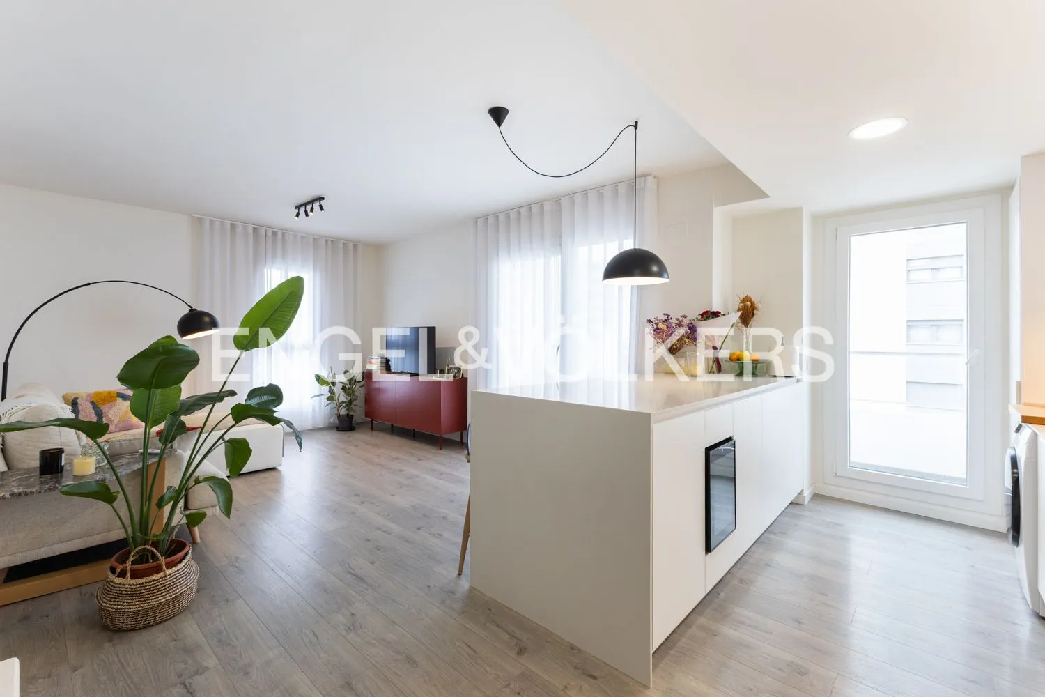 Exterior view of Flat for sale in  Valencia Capital  with Air Conditioner, Heating and Parquet flooring
