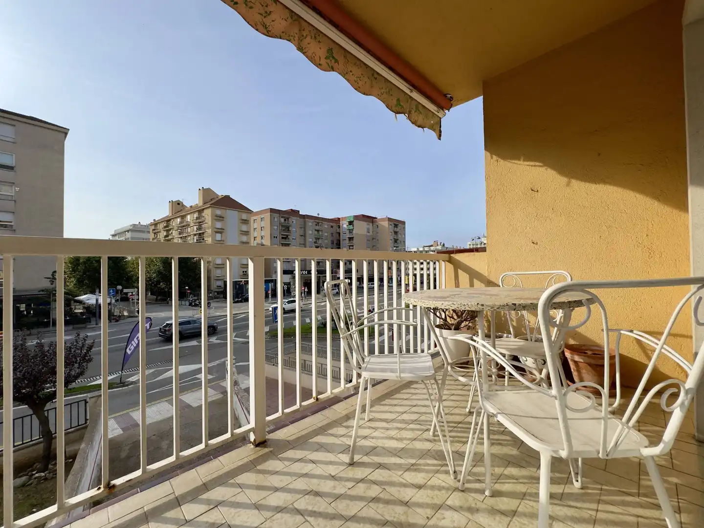 Flat with terrace for sale in Calella