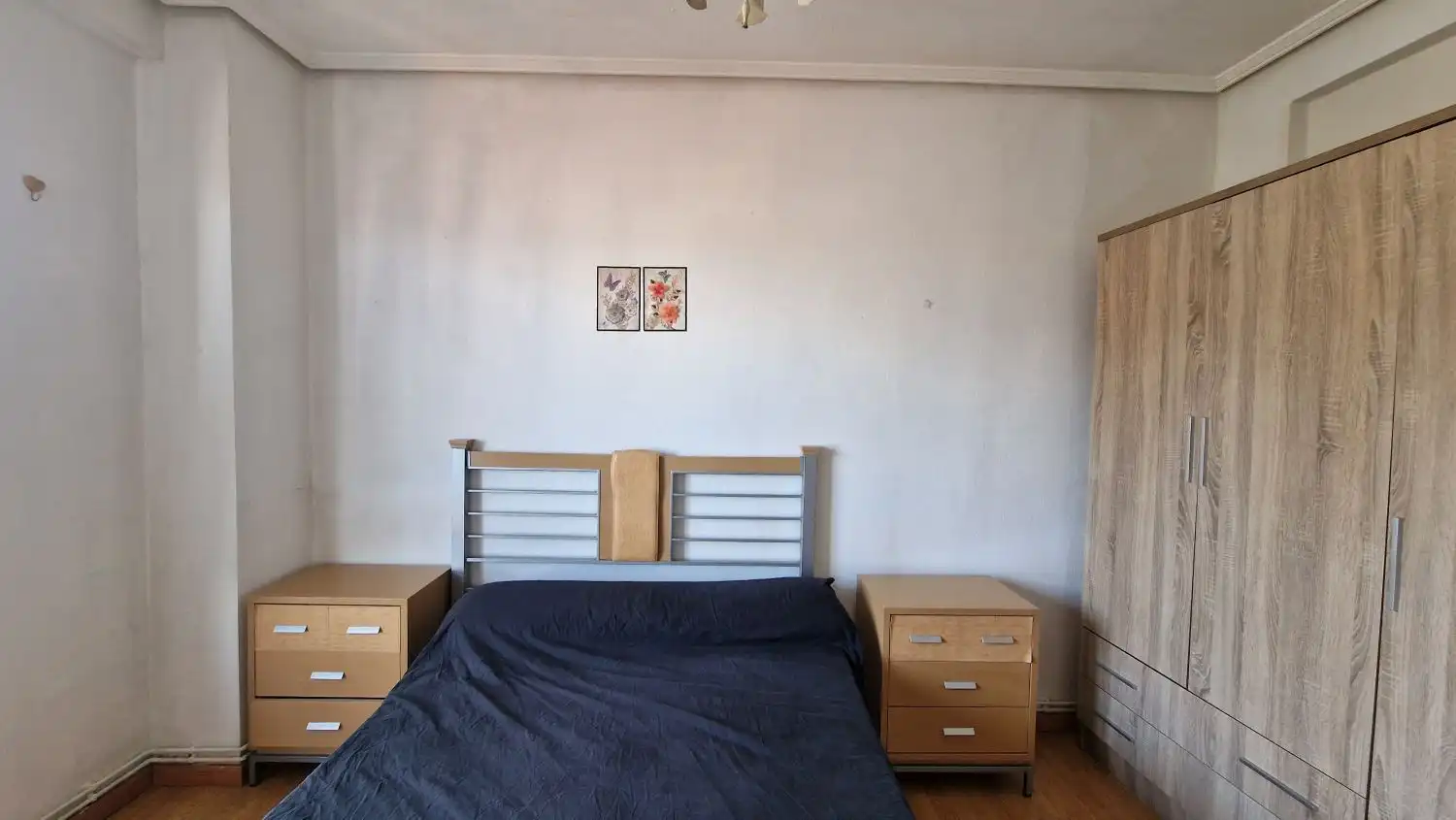 Habitación de Piso en venta en Torrelavega  con Calefacción y Balcón