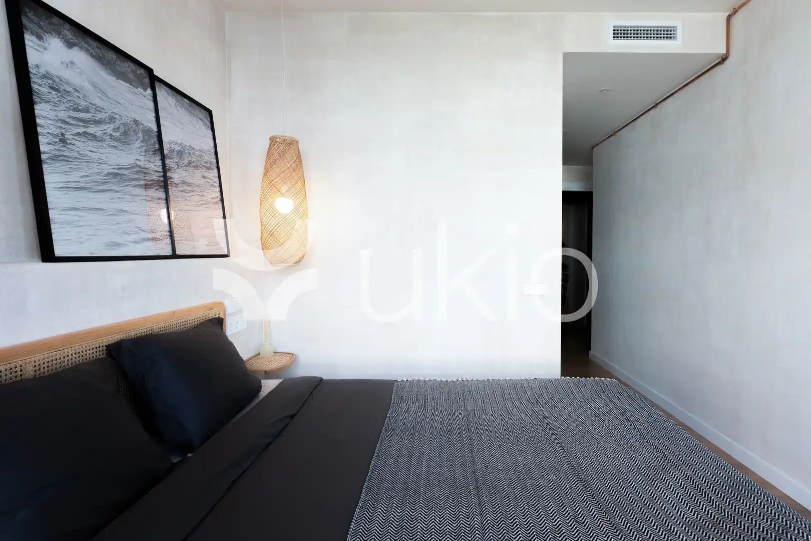 Dormitori de Apartament de lloguer en Barcelona amb Aire condicionat, Calefacció i Moblat
