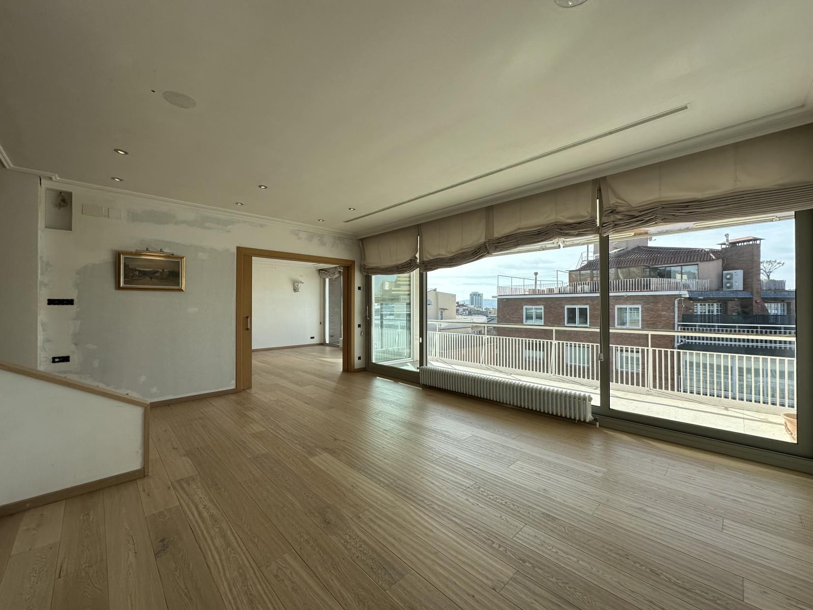 Sala d'estar de Pis en venda en  Barcelona Capital amb Aire condicionat, Calefacció i Parquet