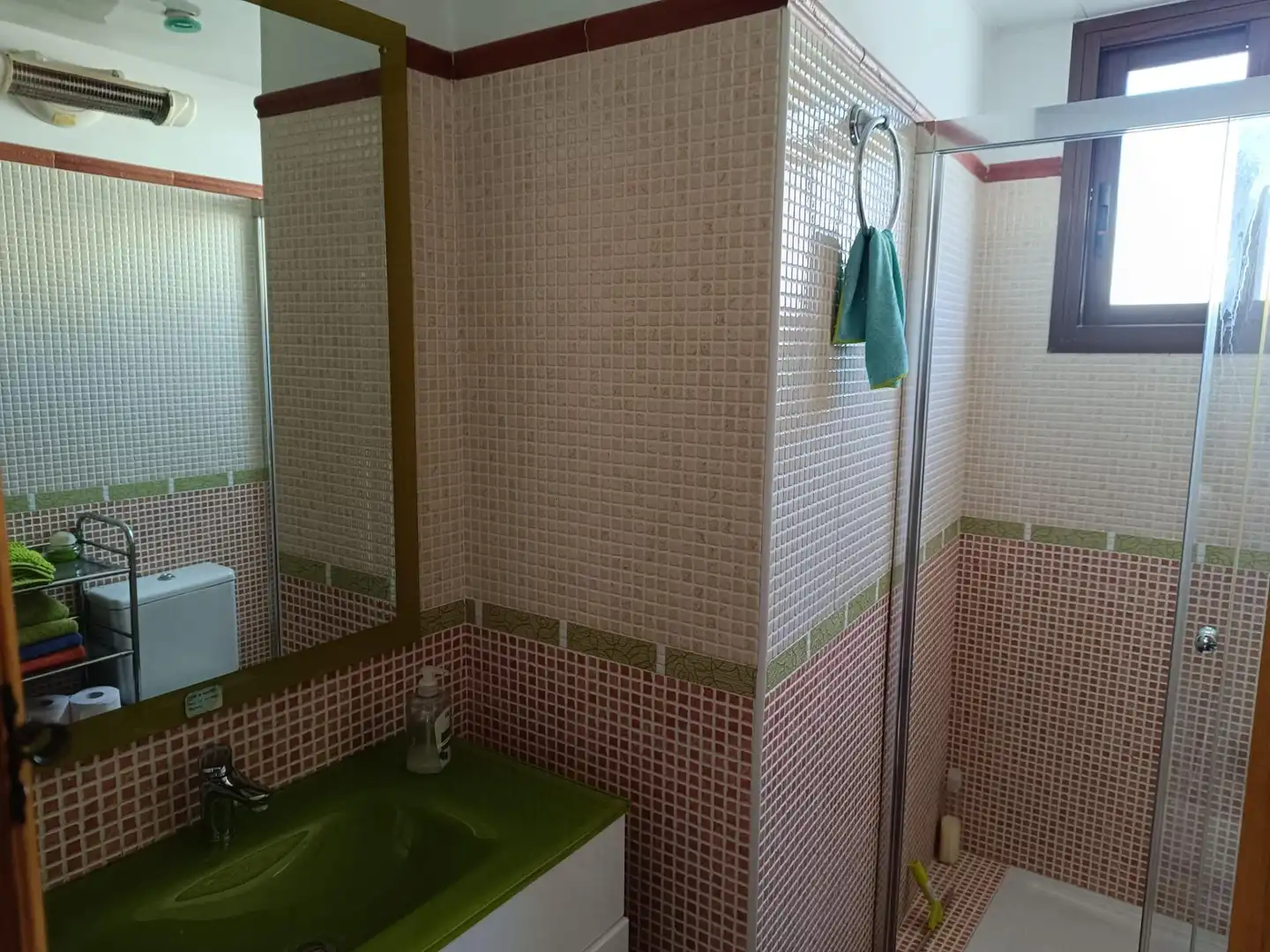 Bany de Apartament de lloguer en Villanueva del Rosario