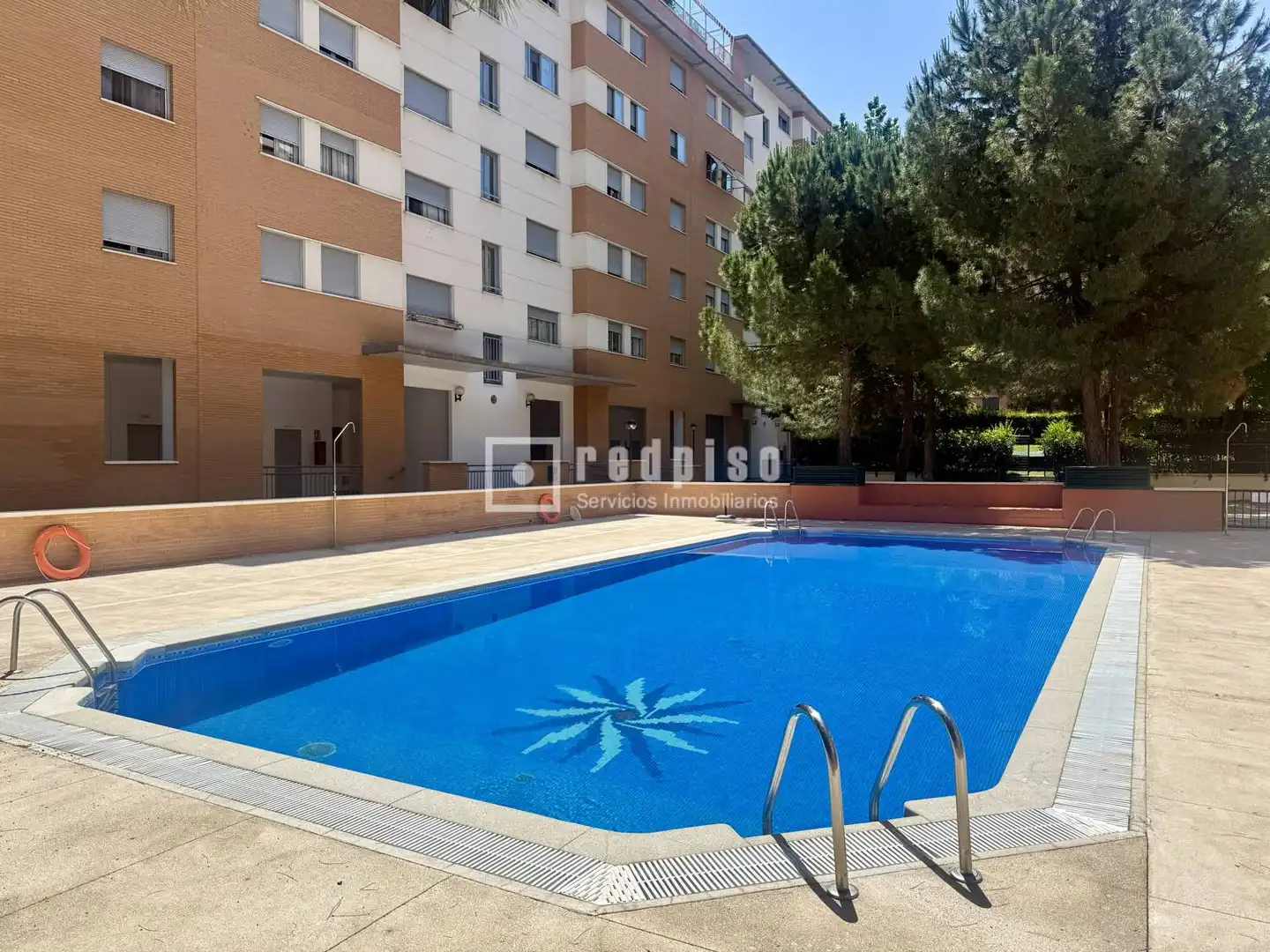 Swimming pool of Flat for sale in Madrid  with Heating, Private garden and Parquet flooring