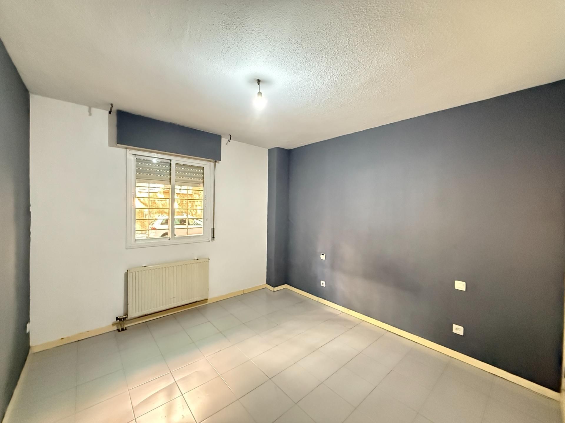 Bedroom of Flat for sale in  Madrid Capital