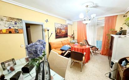 Exterior view of Flat for sale in  Sevilla Capital  with Air Conditioner, Terrace and Furnished