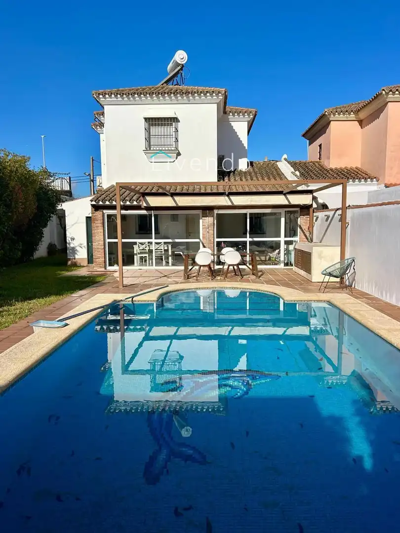 Jardí de Casa o xalet en venda en Chiclana de la Frontera amb Piscina