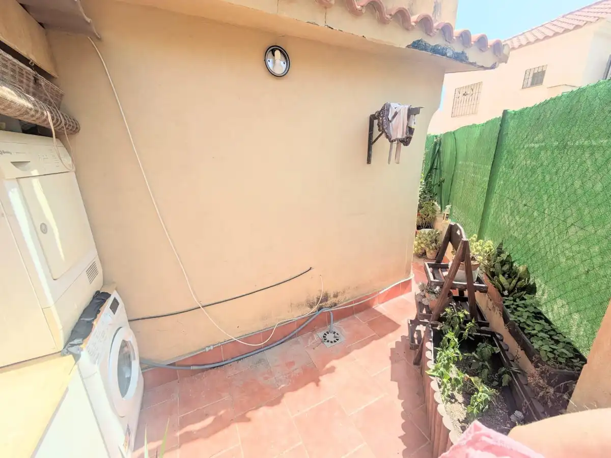 Terrassa de Casa adosada en venda en Torremolinos amb Aire condicionat, Calefacció i Jardí privat
