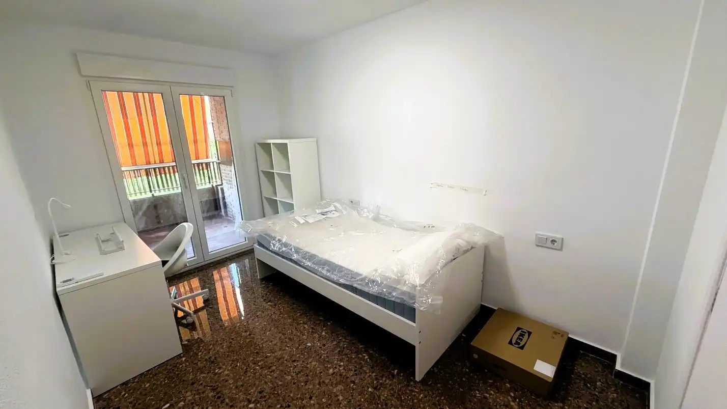 Bedroom of Flat for rent in Valencia  with Air Conditioner, Terrace and Furnished