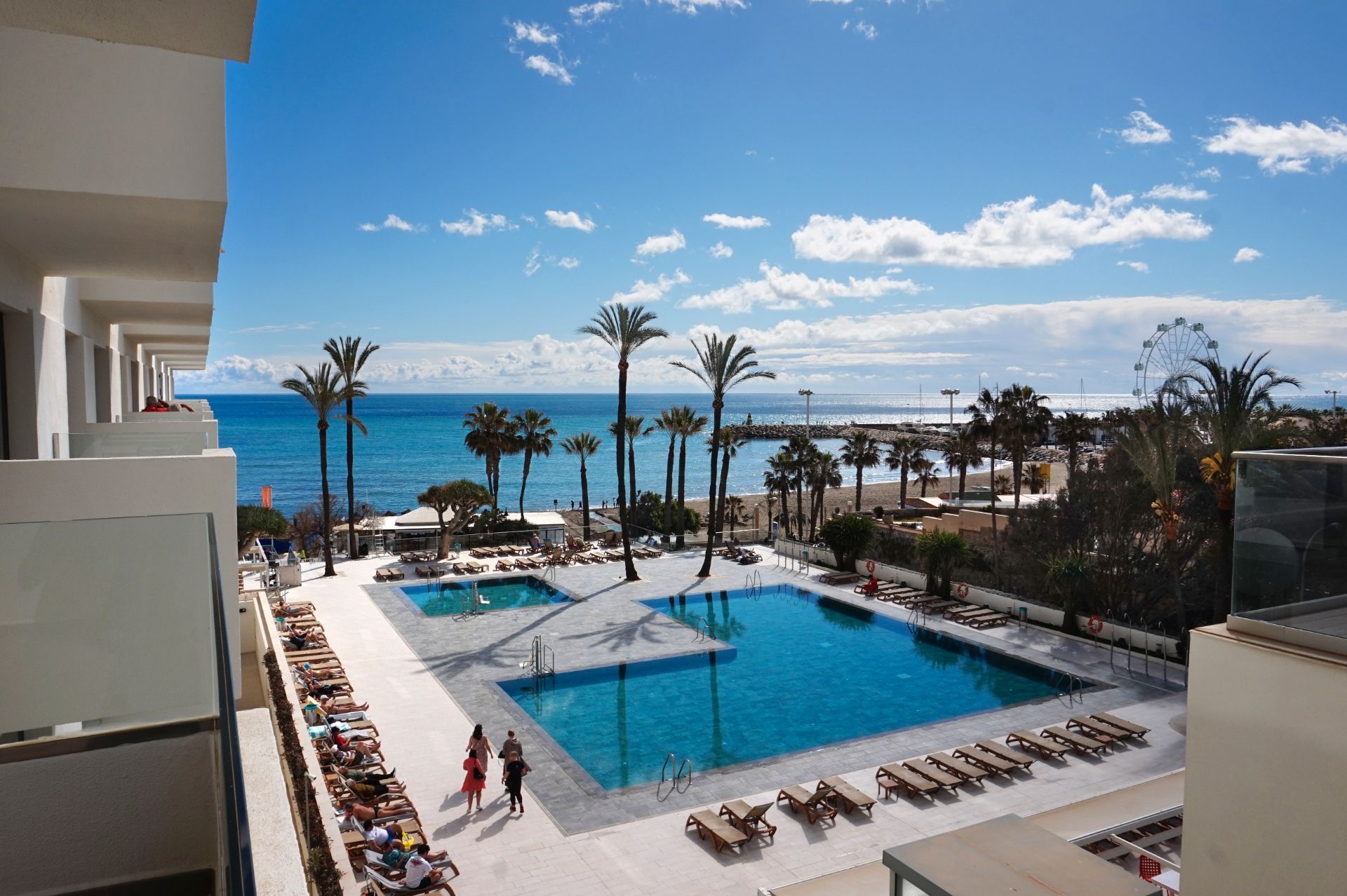 Piscina de Apartament de lloguer en Torremolinos amb Aire condicionat, Terrassa i Moblat