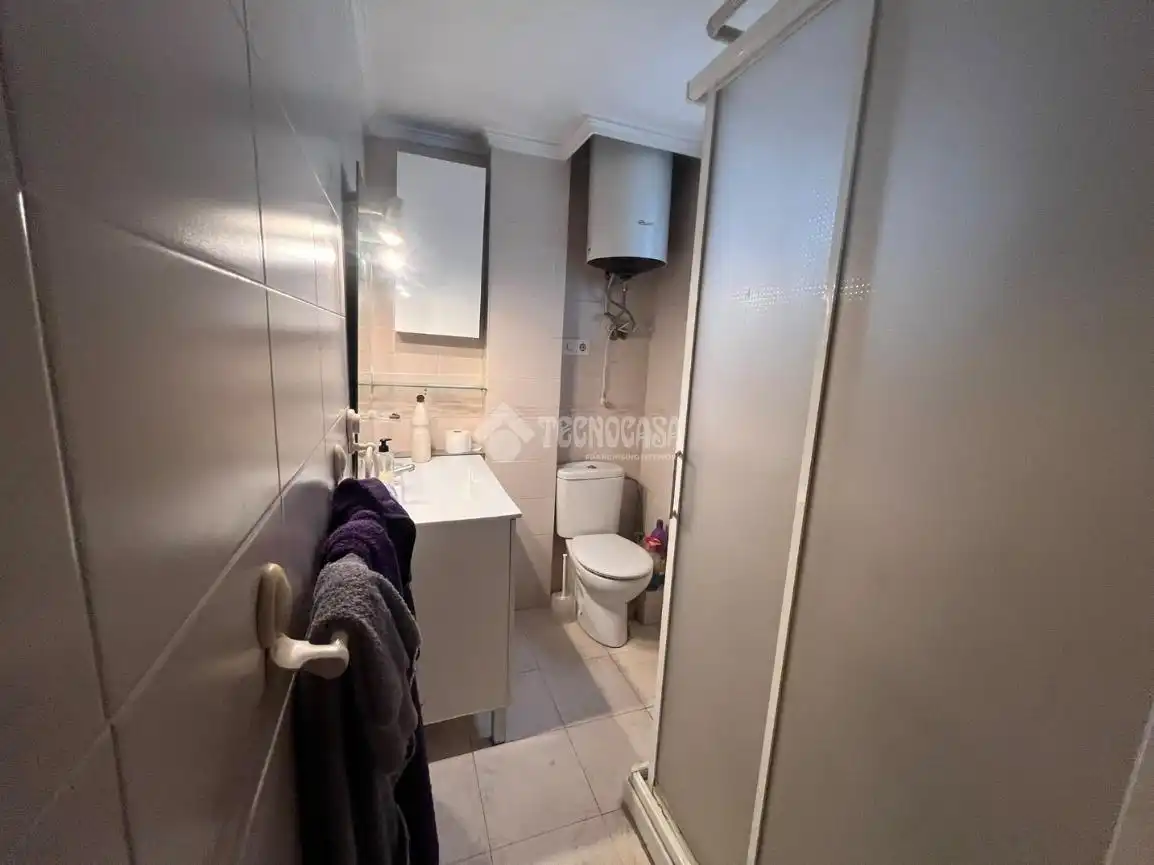 Baño de Piso en venta en Valencia con Aire acondicionado