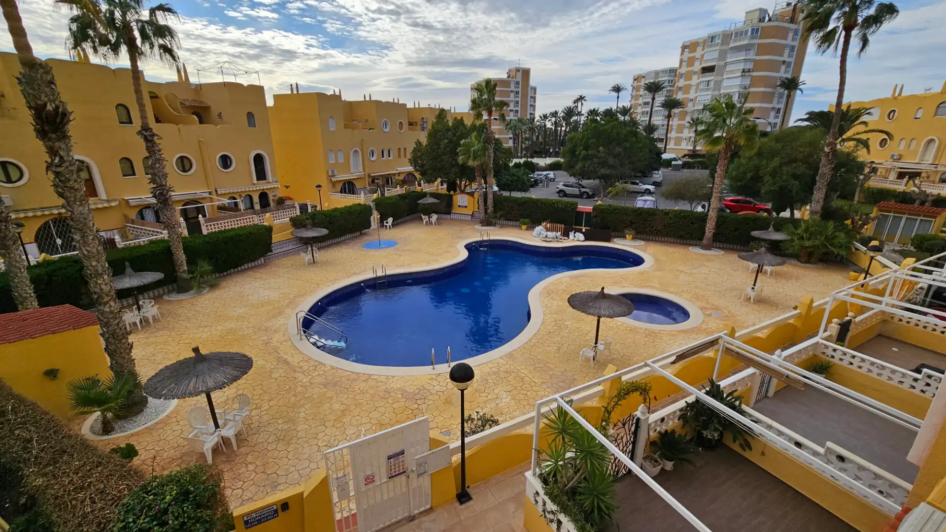 Piscina de Casa adosada en venta en El Campello con Aire acondicionado, Calefacción y Jardín privado