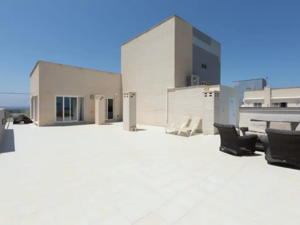Terraza de Ático en venta en La Manga del Mar Menor con Piscina y Piscina comunitaria