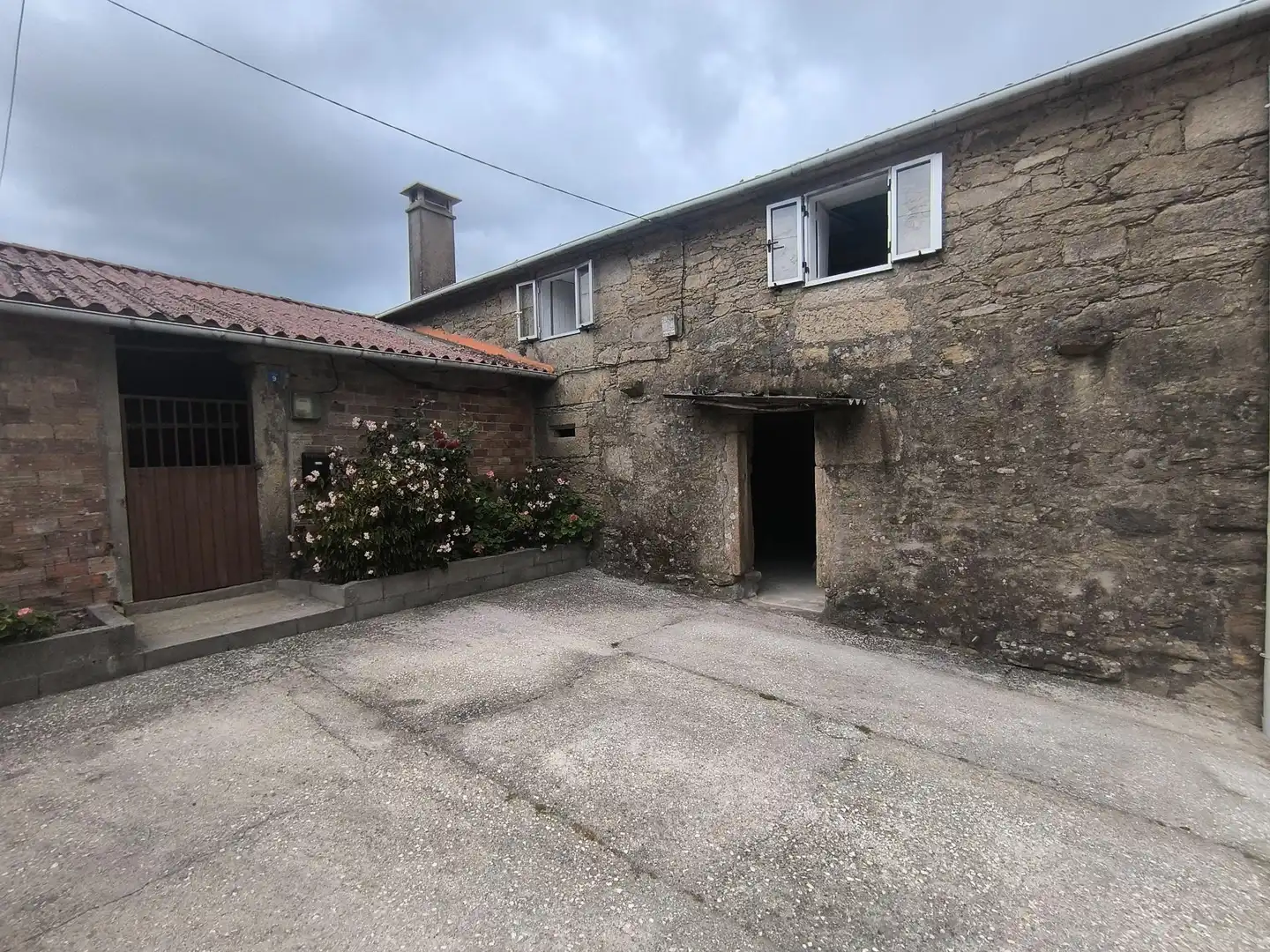 Vista exterior de Casa o xalet en venda en Teo amb Jardí privat