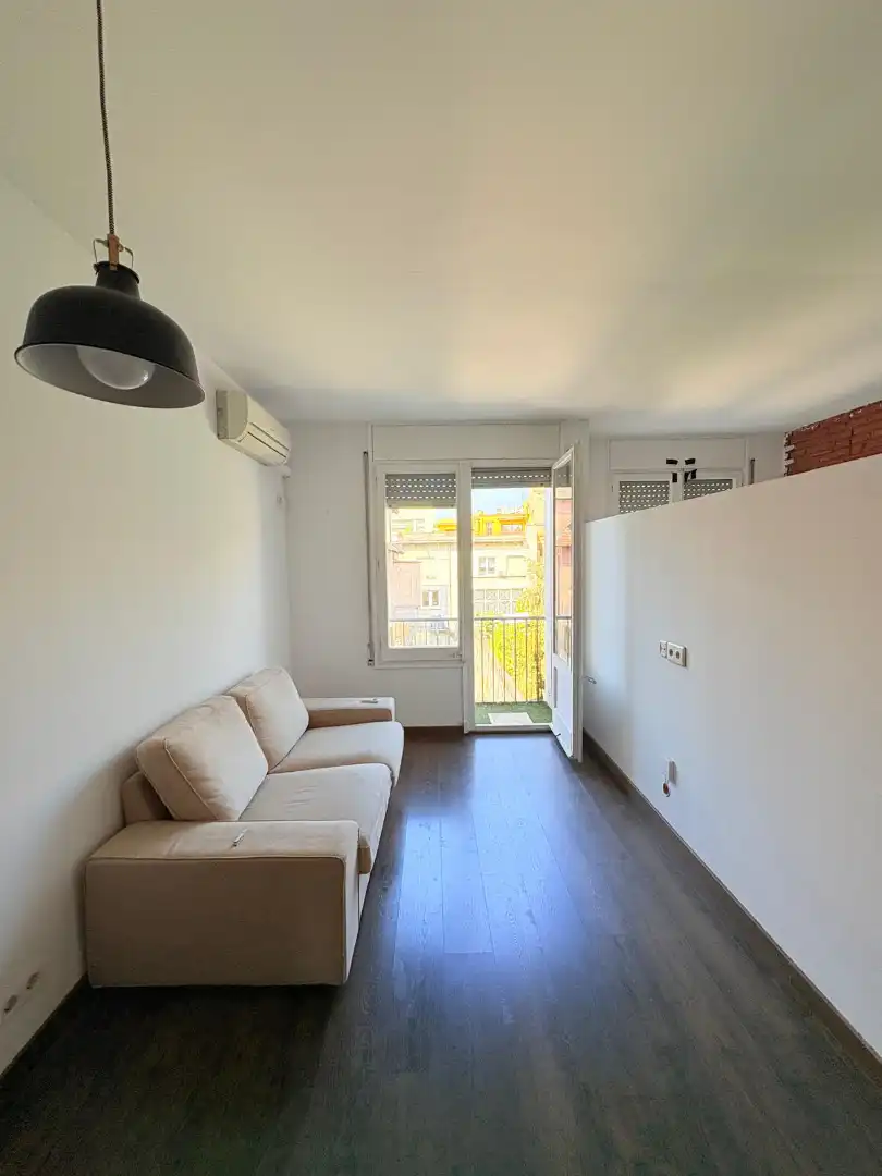 Sala d'estar de Pis en venda en Sabadell amb Aire condicionat, Parquet i Balcó