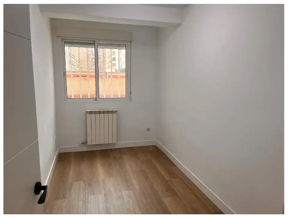 Bedroom of Flat for sale in Zaragoza  with Heating