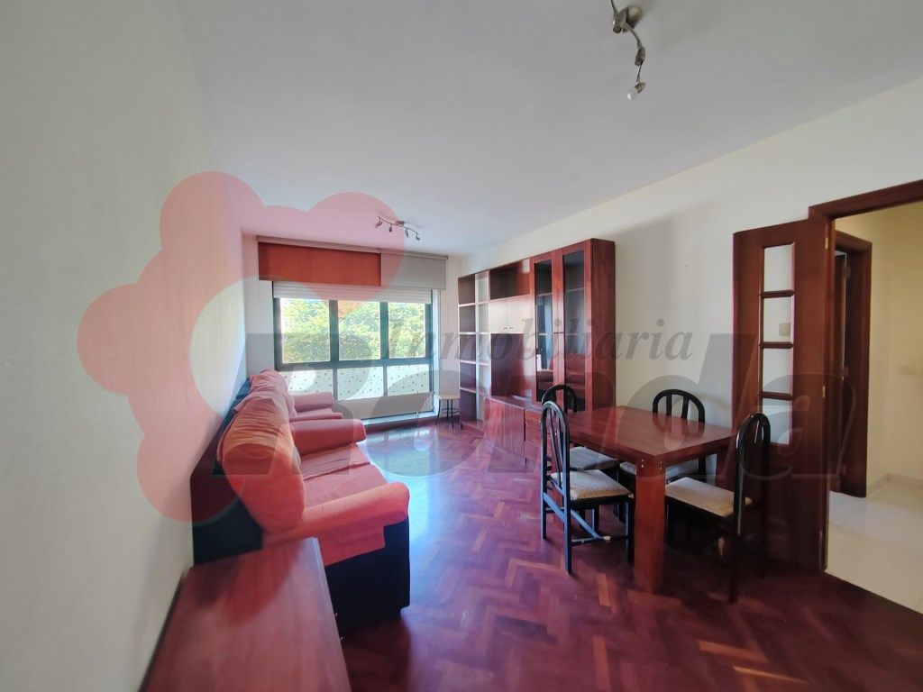 Sala d'estar de Apartament en venda en Lugo Capital amb Calefacció, Moblat i Forn