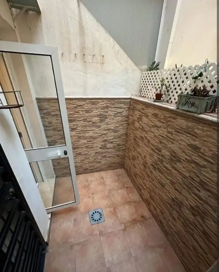 Badezimmer von Erdgeschoss zum Verkauf in Málaga mit Klimaanlage und Terrasse