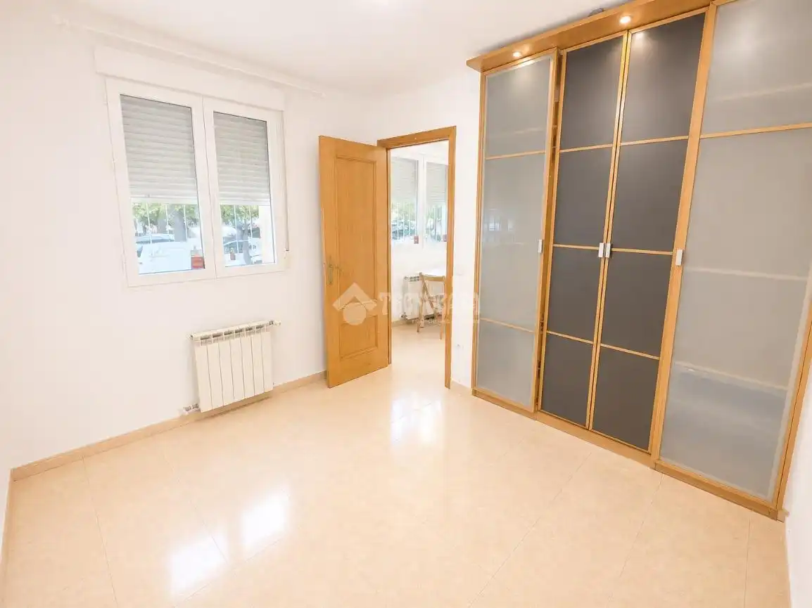 Habitación de Piso en venta en Madrid con Calefacción
