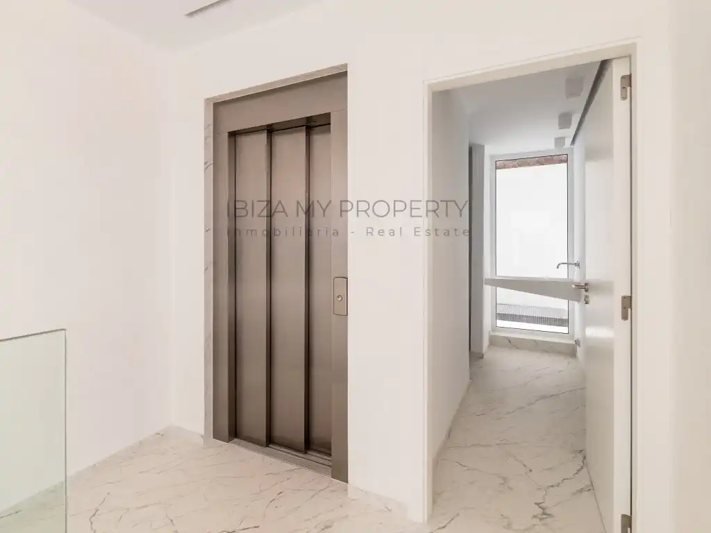 Casa o chalet en venta en Santa Eulària des Riu con Aire acondicionado, Trastero y Piscina